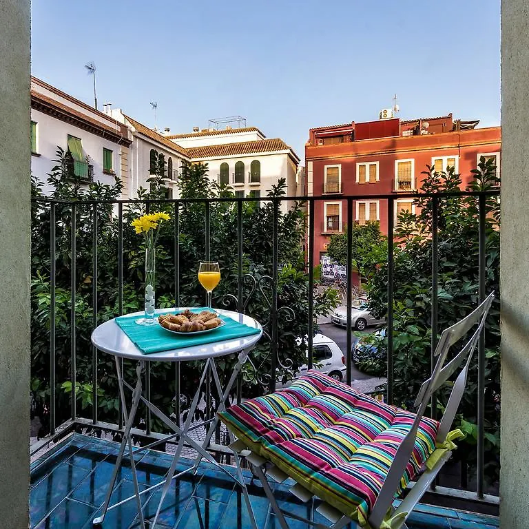 Descubrehome Plaza De Las Moravias Seville Spain