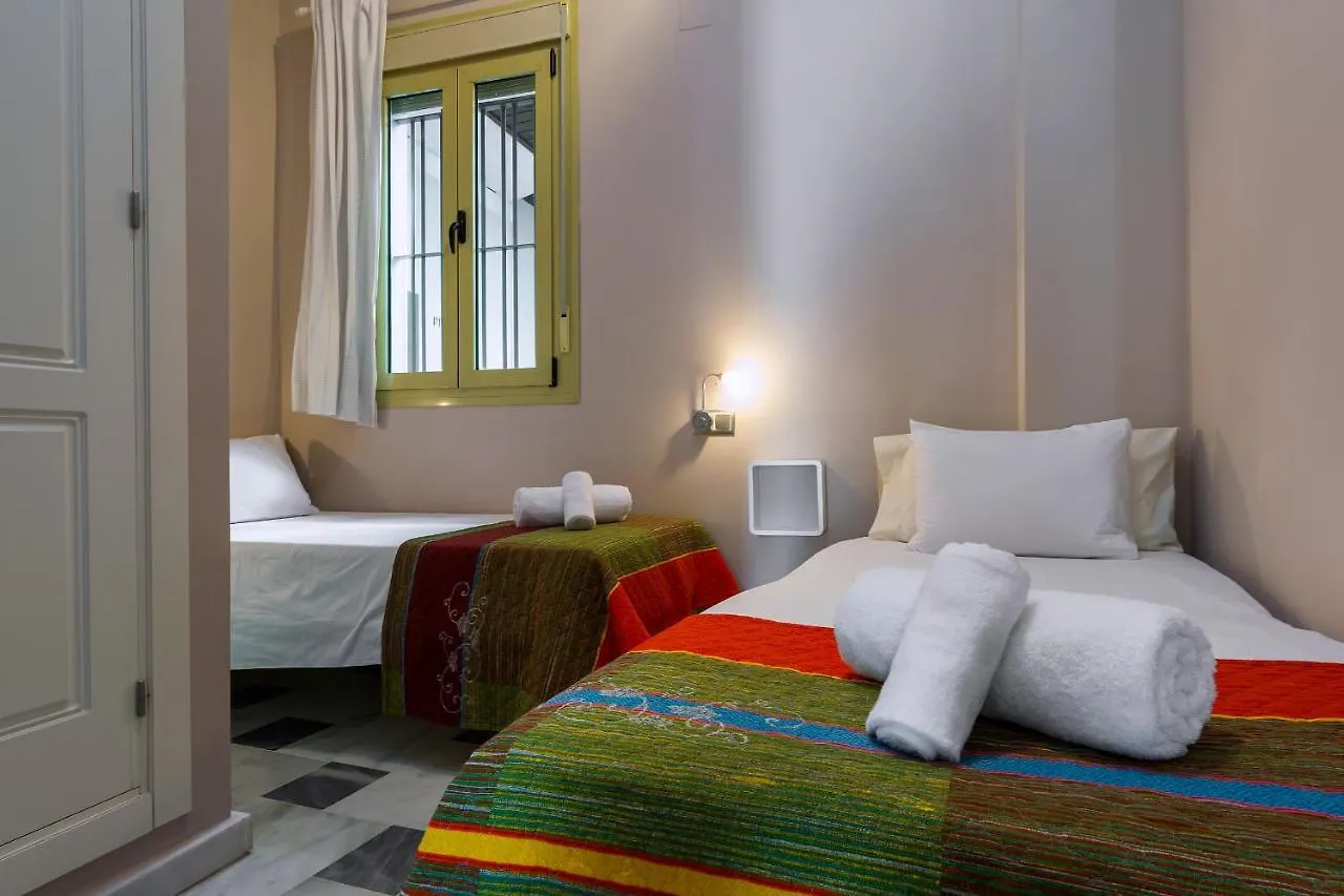 Descubrehome Plaza De Las Moravias Sevilla Spanien