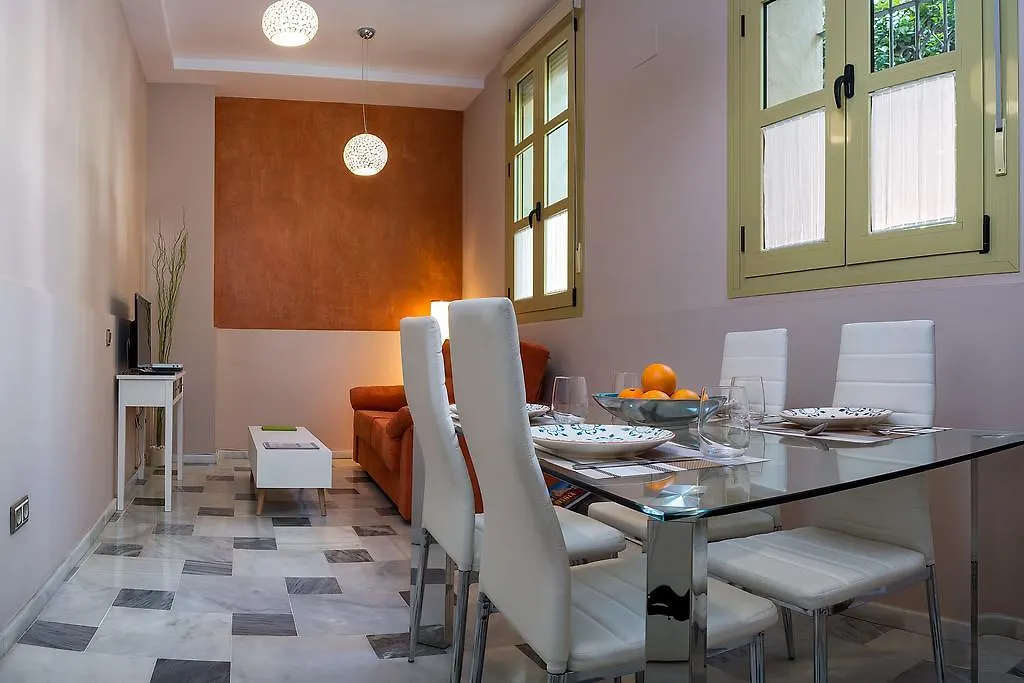 Descubrehome Plaza De Las Moravias Sevilla Spanien